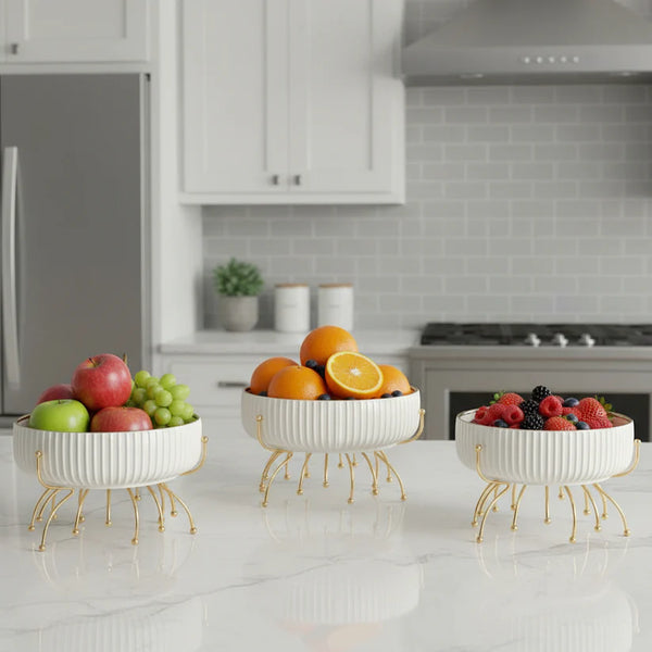 Ensemble de Plats sur Support Doré